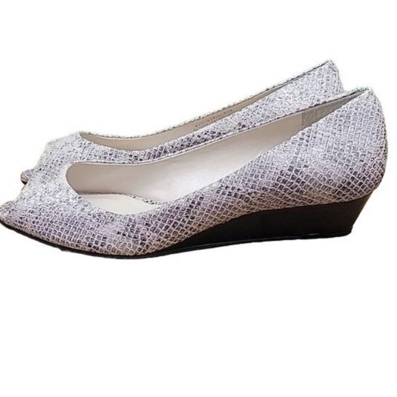 Talbots Womens Leather Snakeskin Peeptoe Wedge Heel Shoe Ivory/Black Size 9B - Picture 1 of 6